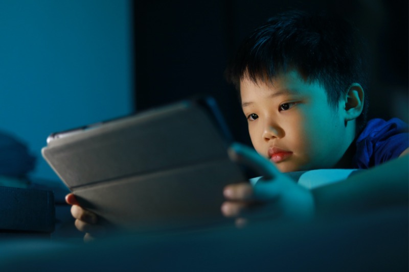 Is screen time before bedtime affecting my childs sleep-Image